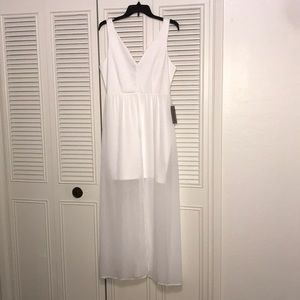 NWT- Justify, silhuette white dress